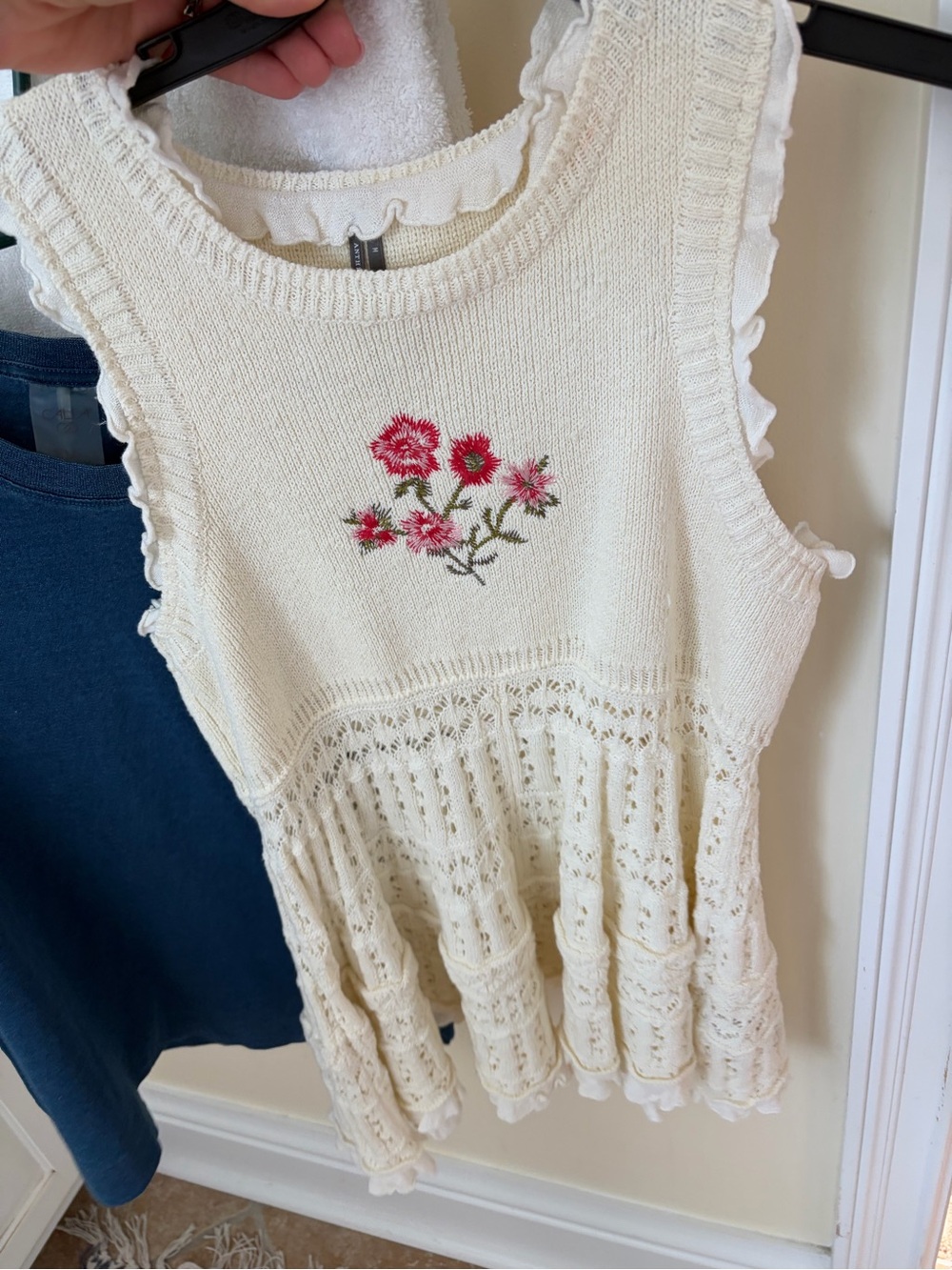 Anthropologie Cream Knit Floral-Embroidered Tank
